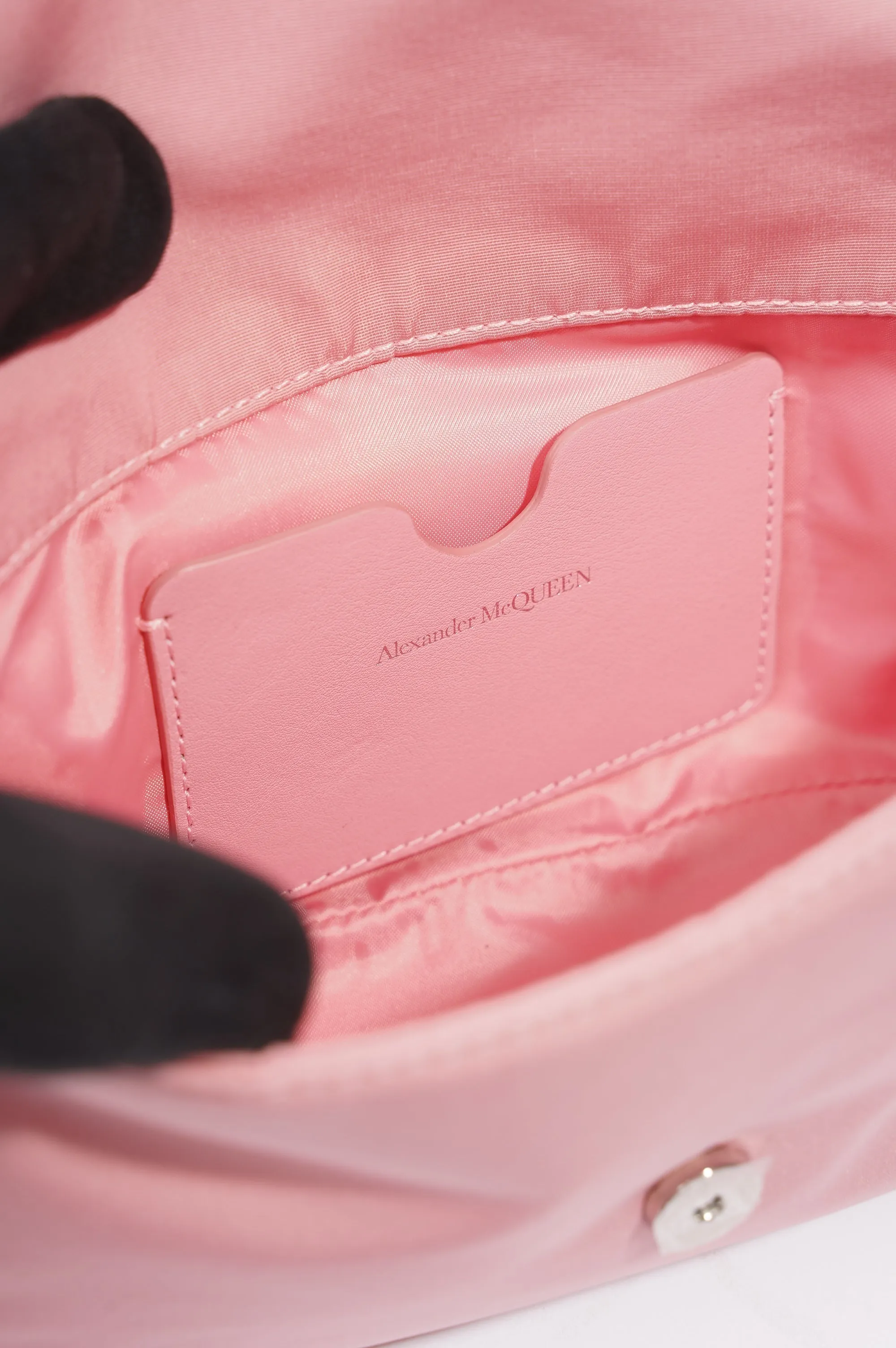 Alexander McQueen Womens Skull Bag Pink / Silver